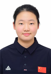 梁笑笑（模糊）.jpg